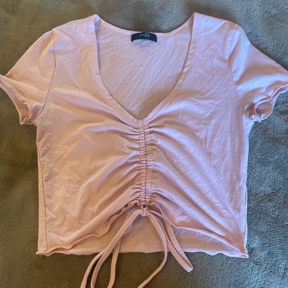 Super cute runched up t-shirt